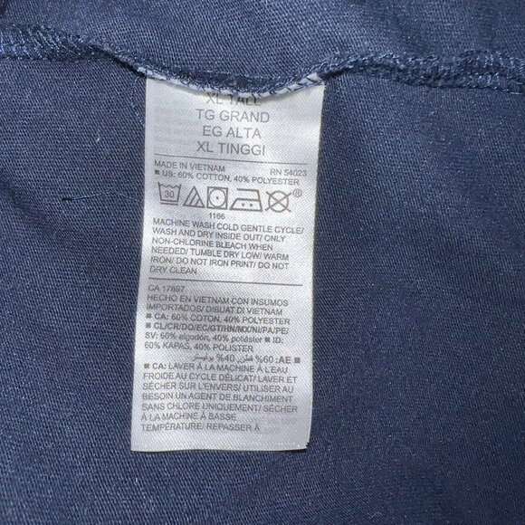 NWOT Old Navy Christmas’s Holiday Dad Shirt - Picture 5 of 6